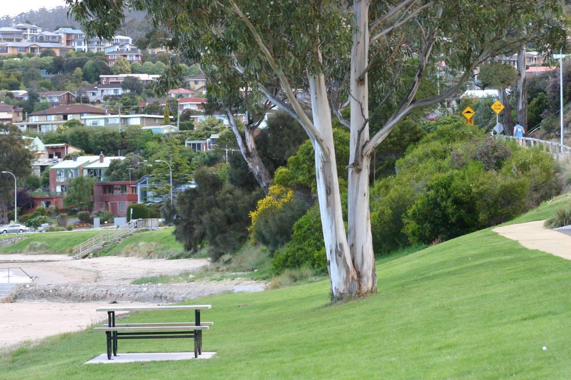 Cedar Cottages Blackmans Bay Esterno foto